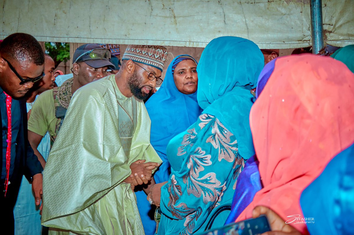 Hon. @Yazeeddanfulani (Turakin Zamfara) paid a condolence visit to the family of the late Rufa’i UB Gusau and here comes some philanthropic act of the Generous Young Man; • A whopping sum of 1 million Naira each for the Father, Mother and Wife of the Deceased. • Talking…