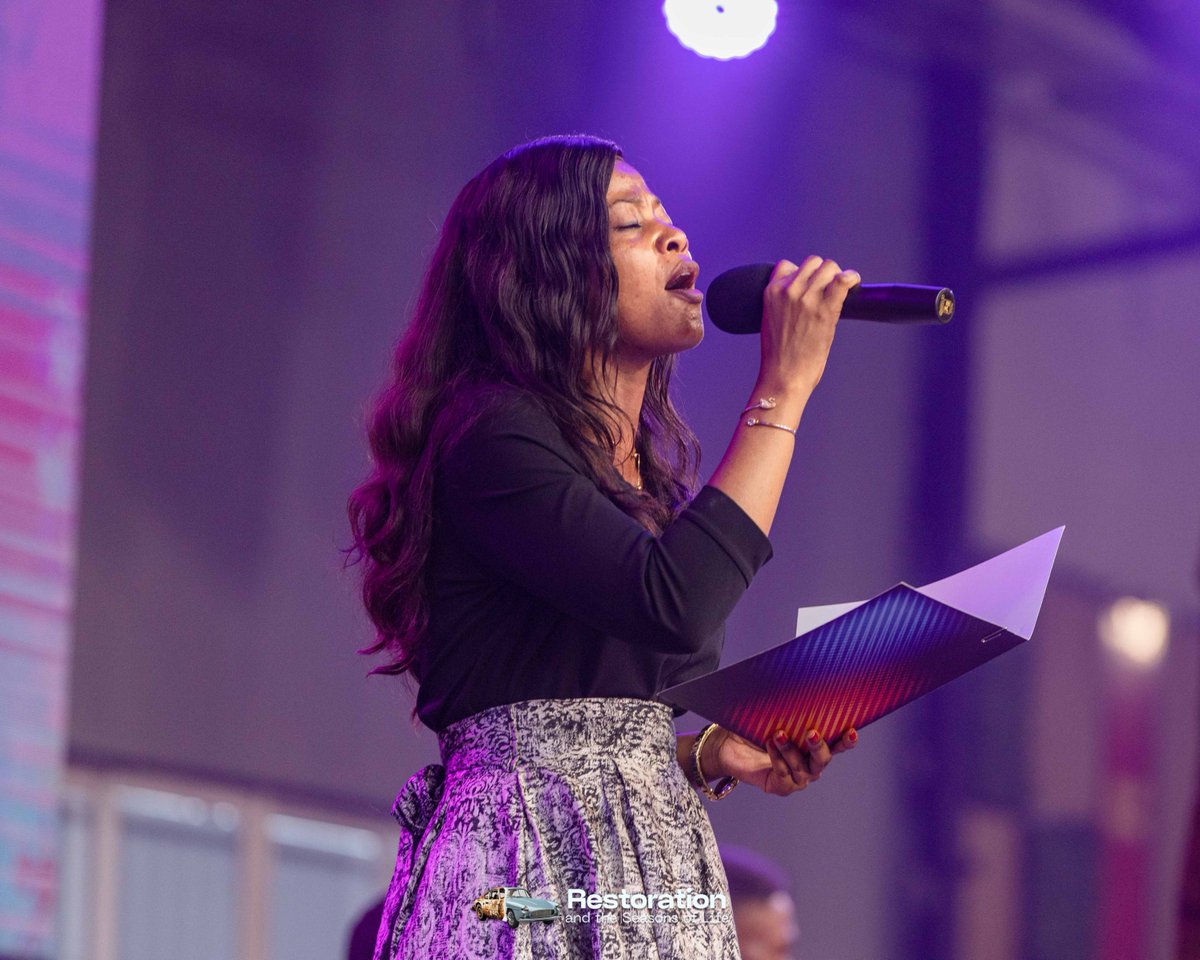 Before we sang the congregational hymn, Pastor Muyiwa had instructed us to do whatever the Lord instructs us to do. Incline your heart towards the voice of the Spirit. And don't just run with the Word. RUN WITH THE GOD OF THE WORD, TOO. 😊

#HouseholdofDavid #FirstService