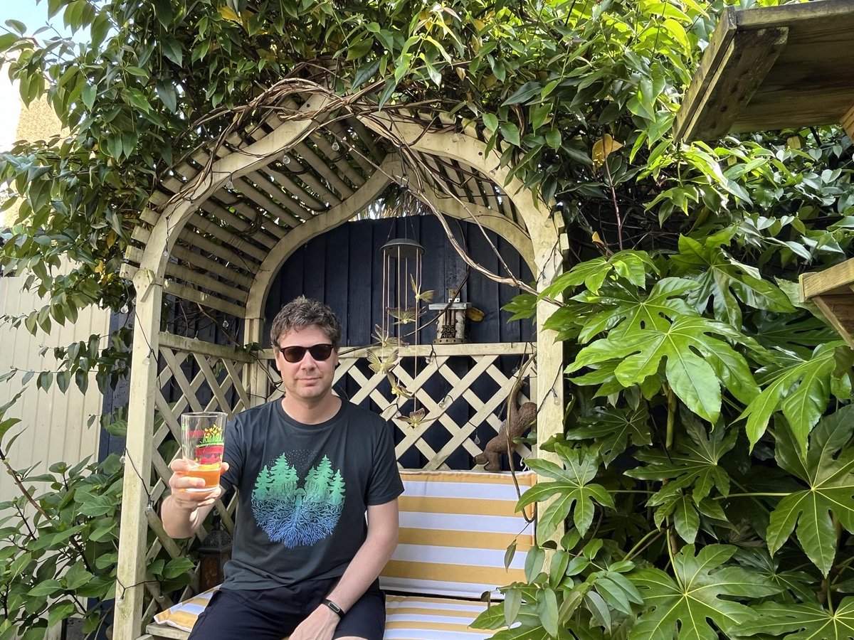 I have just signed off on the mixes for MW release no.2. It is called 'Hiss of Today'. Now I am relaxing. I hope you are, too.