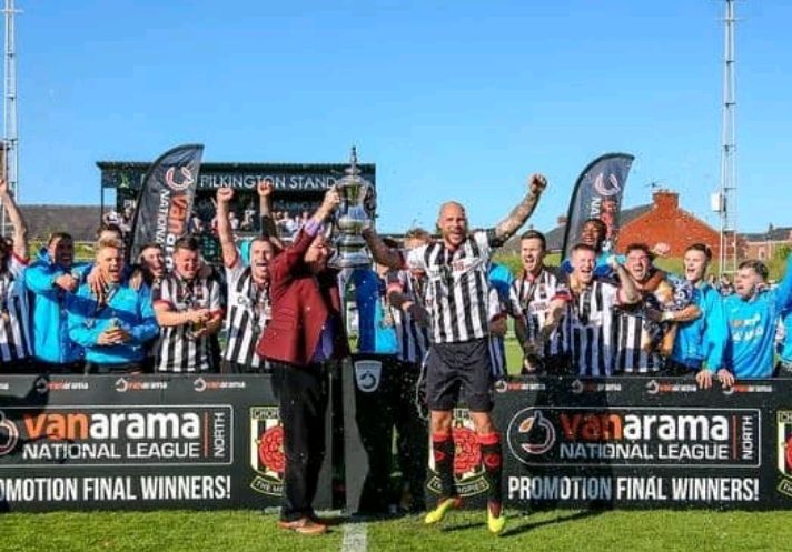 ON THIS DATE 2️⃣0️⃣1️⃣9️⃣

@chorleyfc win promotion to the @TheVanaramaNL after a dramatic penalty shootout against @SpennymoorTown 
Nearly 4000 fans packed into Victory Park
#chorleyfc #Nationalleague