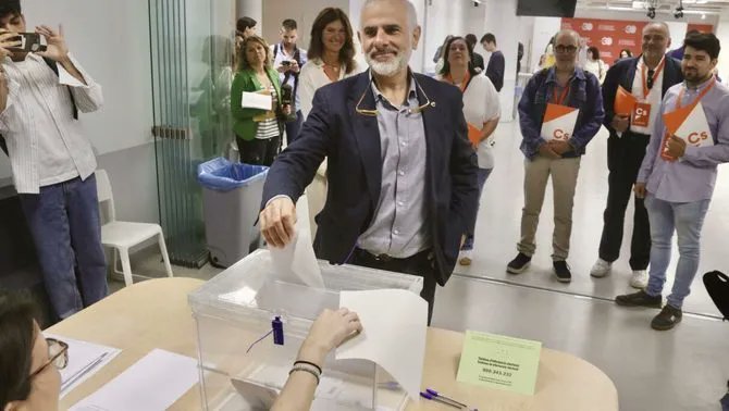 El candidat de Ciutadans, Carlos Carrizosa, ha fet una crida a la participació 'per superar el procés' ccma.cat/324/en-directe… #12M3Cat #12M
