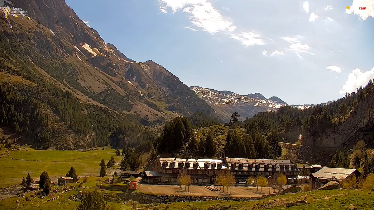 Situación actual #LlanosdelHospital #Benasque
Cielos poco nubosos y 12ºC
@AEMET_Aragon @CarlosDezaDeza @eltiempo_atv
@meteobenas @MeteoredES @ElTiempoA3
@lasextameteo @meteo_aragon @RAM_meteo
@rrequenab @Huesca_LaMagia @lugaresdenieve
@aragonturismo @spain @TURISMOBENASQUE