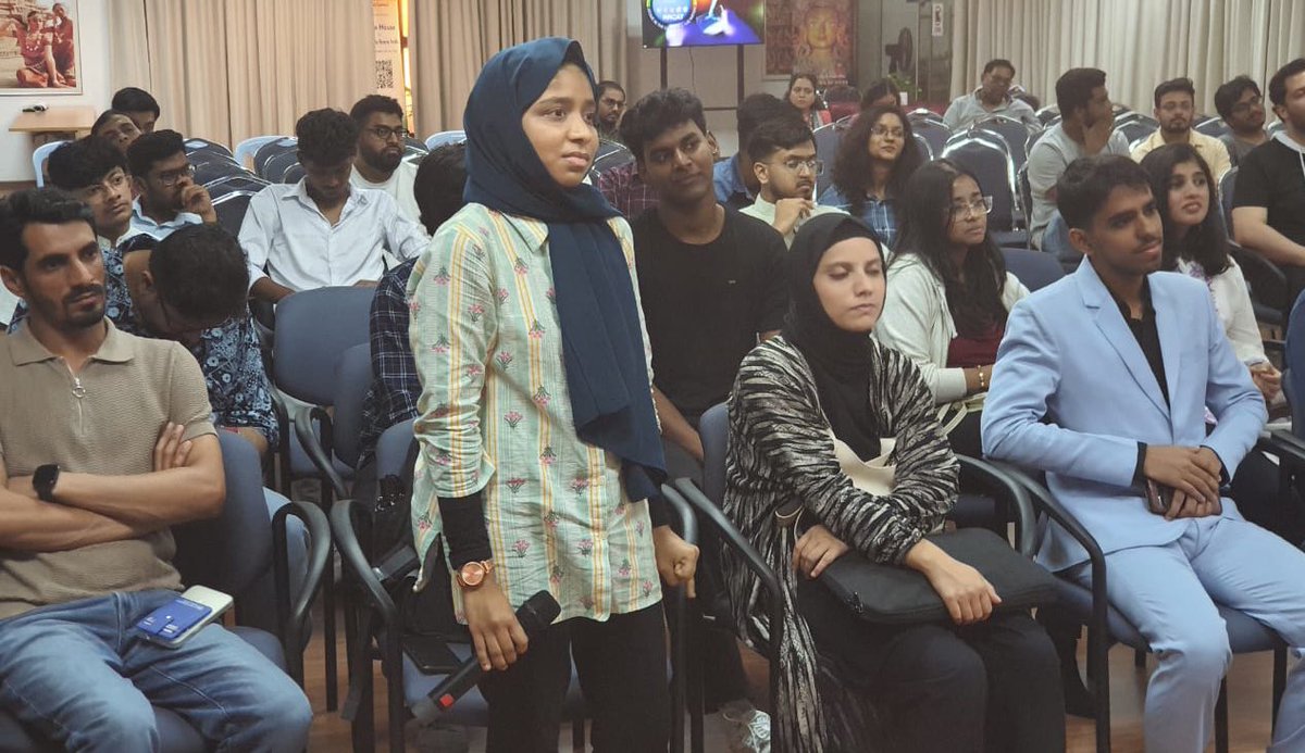 High Commissioner @BN_Reddy_8888 interacted with students from India, who are pursuing higher studies in over 10 public and private universities of 🇲🇾 at the ‘Open House for Students from India’ held at @ICCR_KL. Issues concerning student’s welfare, growing student exchanges