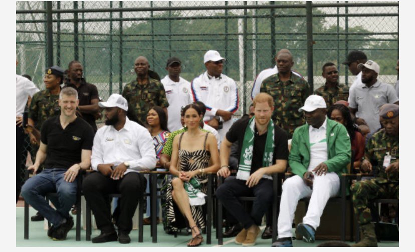 Look at how all of the Nigerian women-even the men-are dressed. The men are in long sleeves &amp; the women are covered.Why is #MeghanMarkIe so tone deaf &amp; disrespectful?She stands out &amp; for NOT the right reasons. #MeghanandHarryinNigeria #MeghanMarkleEXPOSED