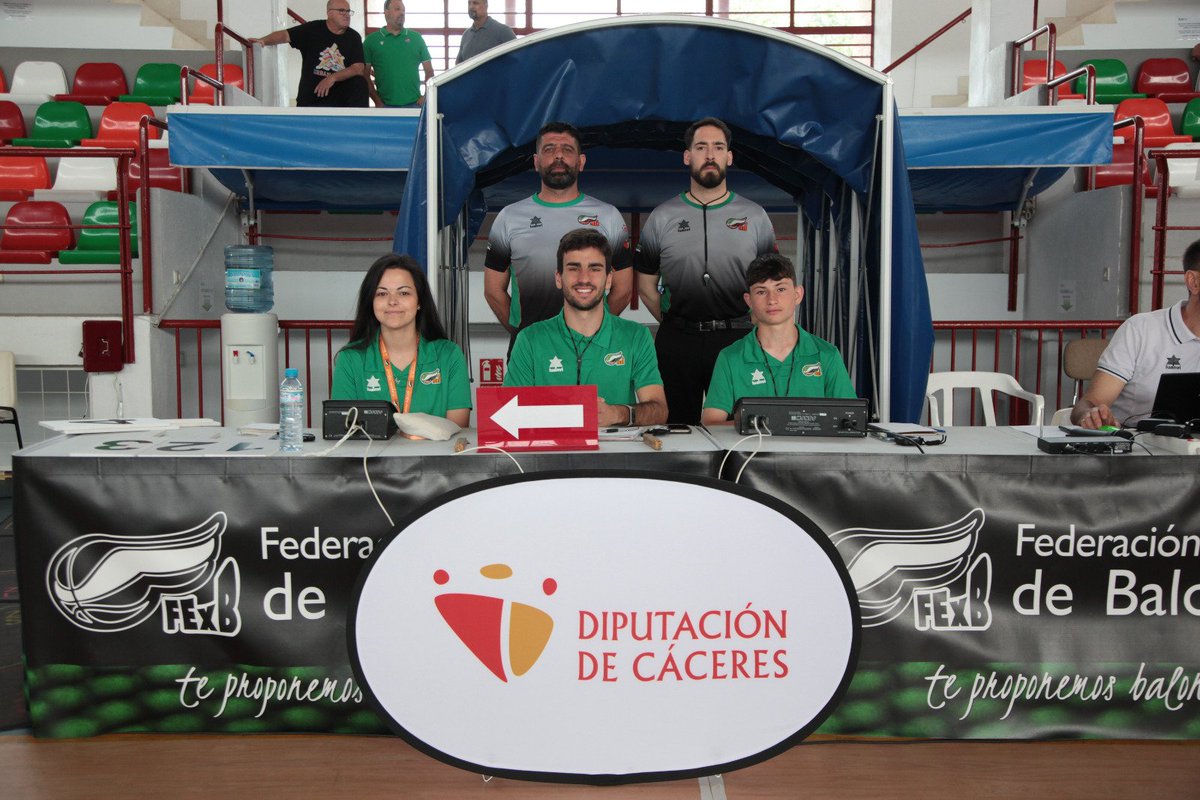 #TiempoDeFinales | @DiputacionCC 🏆 Trofeo Diputación de Cáceres femenino @cb_alqazeres Verde 🆚️ @cb_alqazeres 🏟 Adolfo Suárez @AytoMoralejaCC