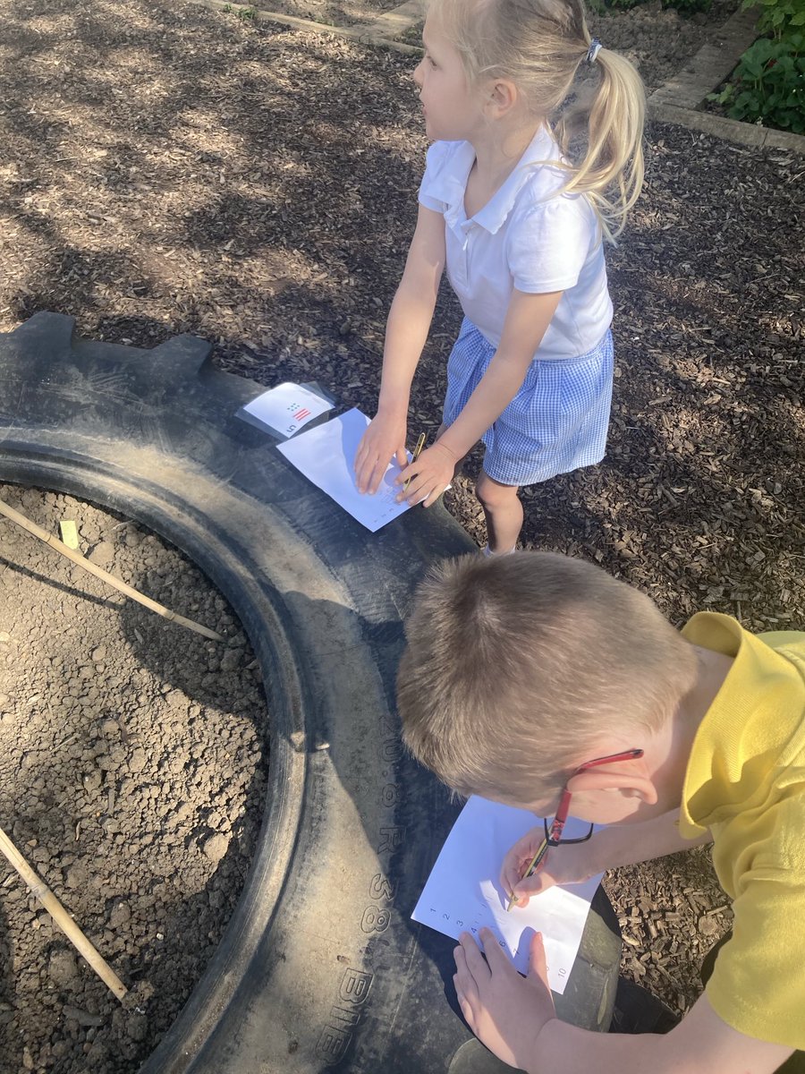 Some outdoor maths in the sun. Great work Year 1! ⁦@HuttonCran⁩