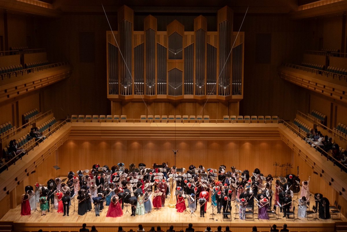 seiya_flute's tweet photo. 🍀この投稿に<いいね＆リポスト>で演奏会当日会場にてセレブレ2024オリジナルクリアファイルをプレゼント！

❤️𝑭𝒍𝒖𝒕𝒆 𝑪𝒆𝒍𝒆𝒃𝒓𝒂𝒕𝒊𝒐𝒏 𝟐𝟎𝟐𝟒 “𝑶𝒑𝒆𝒓𝒂”🎵
フルートセレブレーション2024“オペラ” 

❤️5月19日(日) AM 10:00よりお申し込み受け付け開始🎵

【大阪公演・定員先着150名 】
日時 : 8月9日(金) 19:00開演
会場 : 大阪市中央公会堂中集会室
参加必須リハーサル日:8月8日13:00-20:00(大阪市内)
※この他７月に一回参加自由のリハーサルを予定

【東京公演・定員先着400名】
日時 : 8月11日(日) 16:00開演
会場 : 新国立劇場オペラパレス

参加必須リハーサル日:8月10日13:00-20:00(東京近郊)
※この他7月に一回参加自由のリハーサルを予定

【主宰】

上野星矢
(大阪音楽大学准教授)

【スペシャルゲスト】

🎵工藤重典
(東京音楽大学教授)

🎵セバスチャン・ジャコー
(ベルリン・フィルハーモニー管弦楽団首席)

🎵ヴィルジール・アラゴ 
(マルセイユ歌劇場管弦楽団首席)

🎵クレモン・デュフール
(リール国立管弦楽団首席)

🎵ザビエル・ラック
(神戸女学院大学音楽楽部教授)

✨第二回東京国際フルートオーディション特別賞受賞者やプロフェッショナルゲストとして日本各地から著名フルート奏者も多数出演！(メンバーリスト後日発表)

💓憧れのプレイヤー達と同じステージに立ち一緒にコンサートを作り上げる唯一無二の体験をしましょう！

🤝初心者でも吹ける簡単なパート譜の編曲もバッチリ頼んでありますのでどなたでも参加出来ます。

🔥1人参加でも良し、お友達を誘っても良し、みんなで盛り上がりましょう‼️

５月19日(日)AM10:00よりお申し込み受け付け開始です！