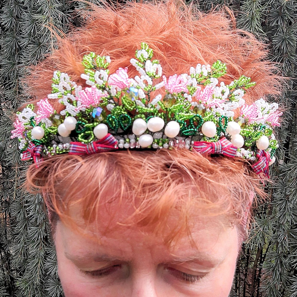 A rare picture of me, being a model, for this Scottish themed tiara headband. A wonderful beaded crown of heather, thistles and fresh water pearl Snowberries and tartan bows thebritishcrafthouse.co.uk/product/scotti… #mhhsbd #earlybiz