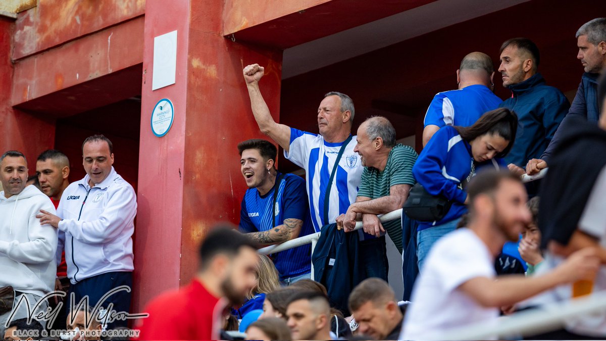 𝓨𝓸𝓾 𝔀𝓲𝓵𝓵 𝓷𝓮𝓿𝓮𝓻 𝔀𝓪𝓵𝓴 𝓪𝓵𝓸𝓷𝓮...
Thanks to all the fans! 🫶