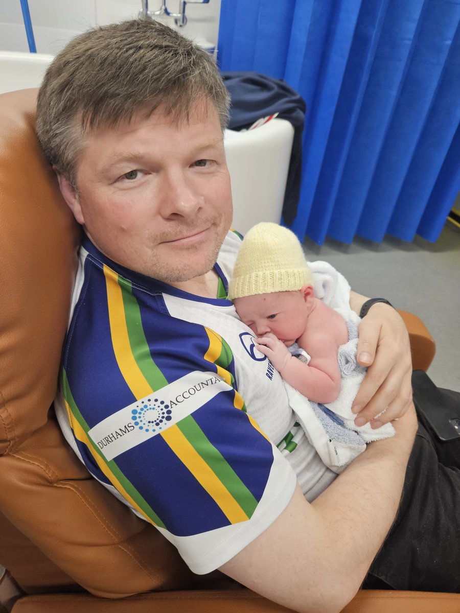 andrewfoster101's tweet image. So I’m not running the #RobBurrowLeedsMarathon today, but I’ve got a pretty good excuse.
Seraphina (Seffy for short) arrived this morning. 9lb1oz. Baby and mother both doing well.
If you shared our sorrow over the loss of Rycroft last year, share our joy this morning.
💜💛💚