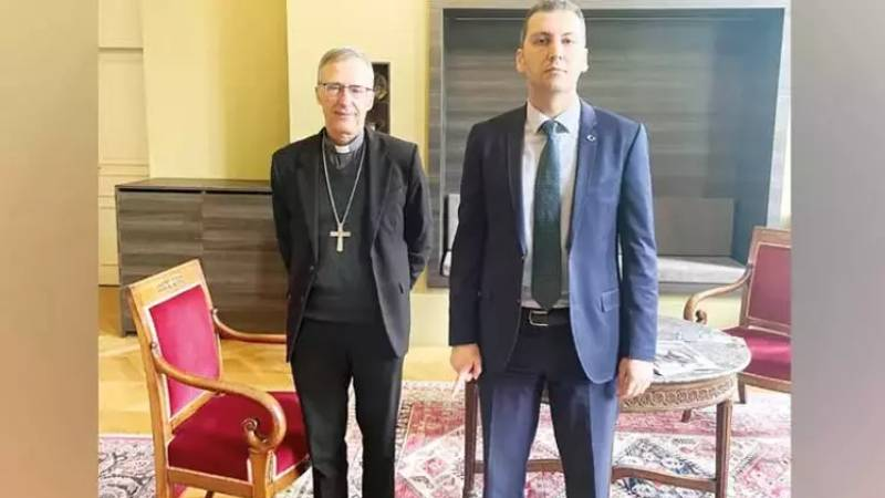 Türkiye’nin Lyon Başkonsolosu Cemil Çağdaş Yıldırım’ın Lyon Başpiskoposu Olivier de Germay’ı ziyareti ...

Dışışleri atama kriterleri nedir ?

'Yeni Türkiye'