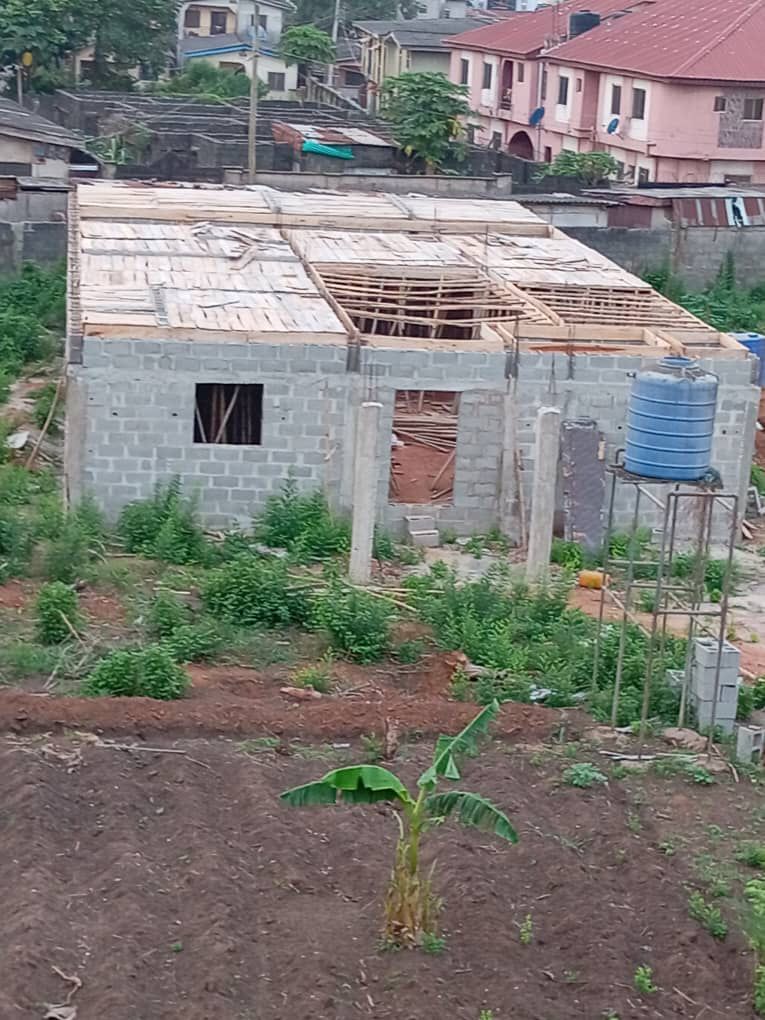 Royal Rascality in a Democratic Dispensation

The Oba of Ikotun has sent thugs and Police to illegally takeover a parcel of land in Ikotun, Alimosho LG, Lagos State.

The parcel of land bought by my father, late Lateef Ola over 4 Decades for the purpose of Poultry farming.

Tha