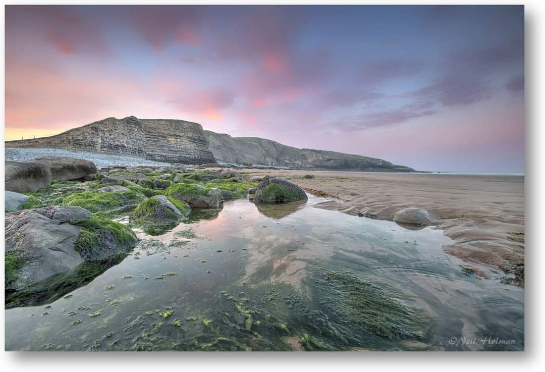 Dunraven Bay this morning just before the sun came up. @Ruth_ITV @DerekTheWeather @S4Ctywydd @valeofglamorgan