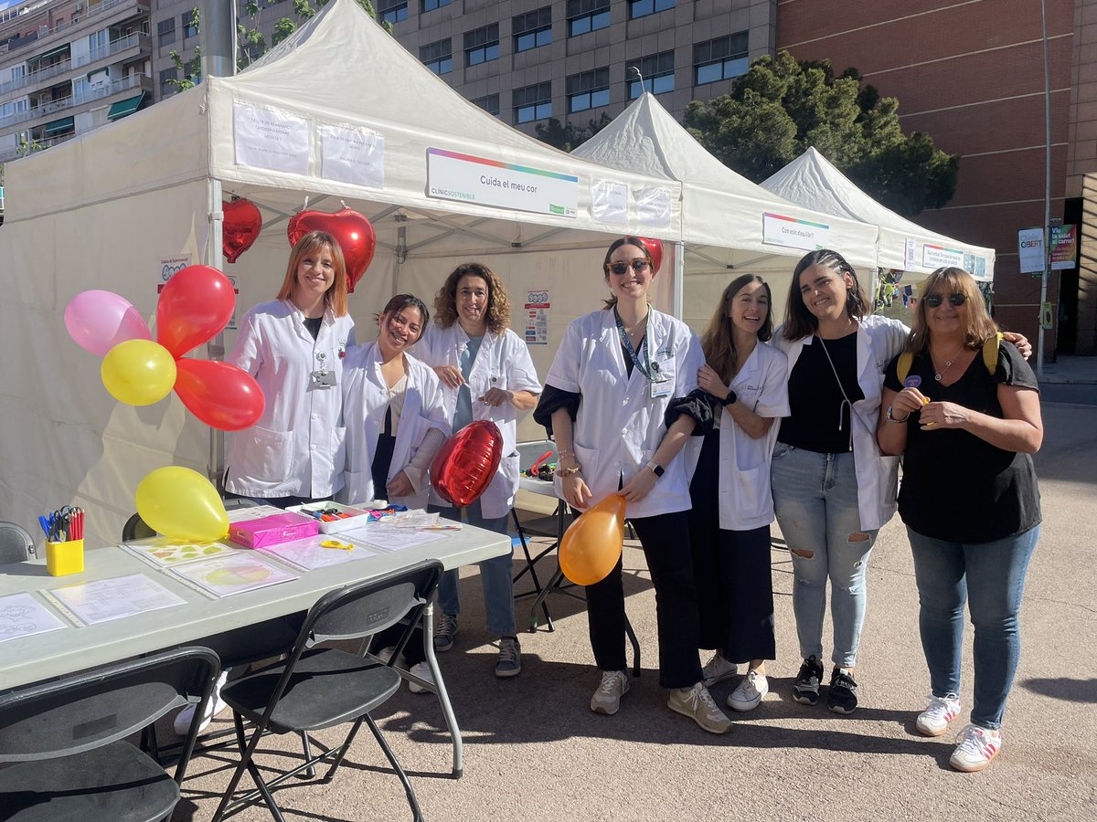 Cardiología @hospitalclinic se sumó a la celebración del #ClinicObert, una bonita iniciativa de apertura y aproximación al vecindario. Múltiples actividades, entre ellas: prevención cardiovascular, alimentación saludable y RCP @venturasnieto @randreariba_rut