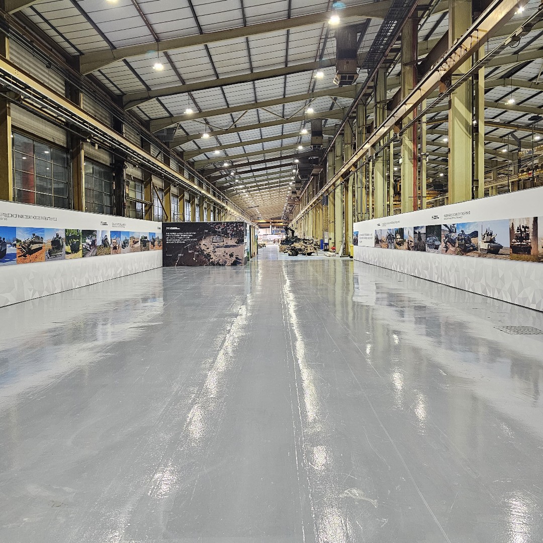 Pearson_Eng_Ltd's tweet photo. A sneak preview of our new visitor experience with a throwback to one of our progress photos.

All will be revealed tomorrow.

#PearsonEngineering #NewThingsComing #FactoryFloor #ArmstrongWorks https://t.co/q7PnHasWPh