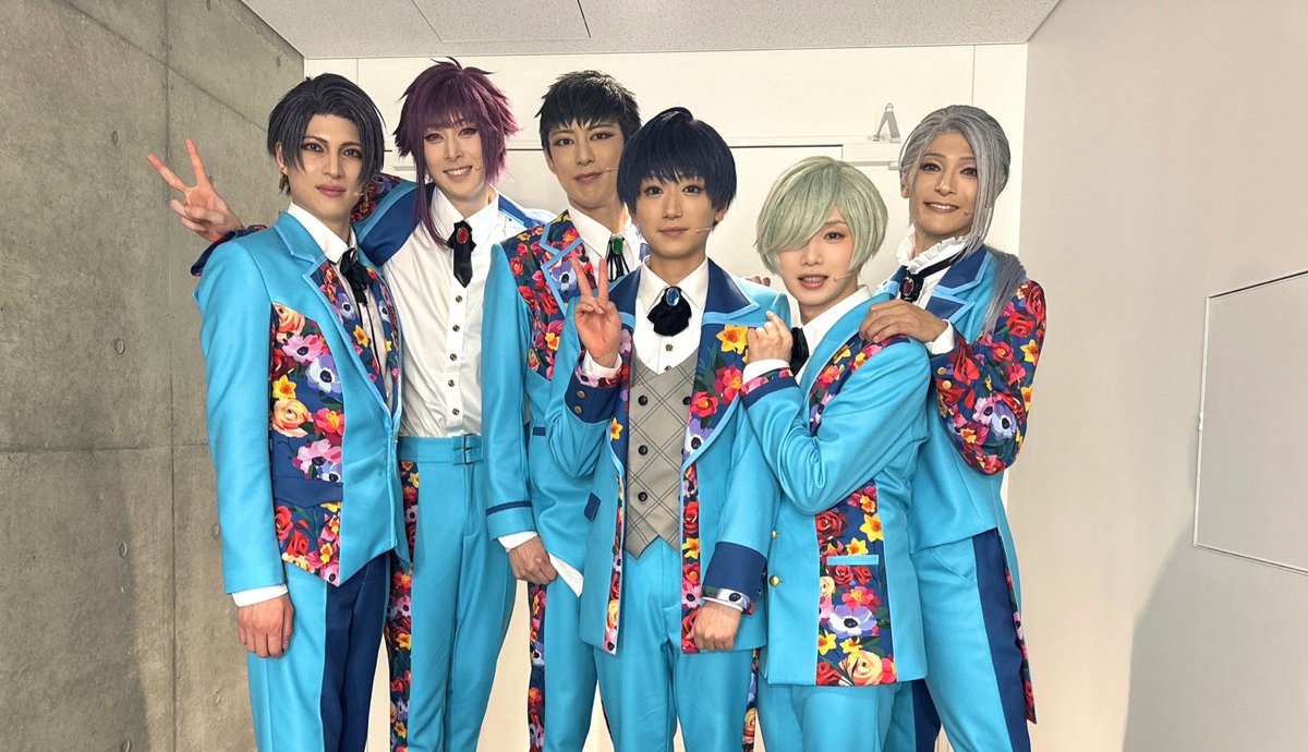 teruma_0606's tweet photo. MANKAI STAGE『A3!』ACT2! ～WINTER 2024～
無事に全公演終了しました。幸せな時間の連続でスタッフさん、関係者の方々、カントク、カンパニーのみんな、冬組のみんなにたくさんの感謝です。しばらく心と体がエーステ色になってると思います❄️6人で作るかけがえのない時間。心より、感謝を込めて。 https://t.co/otY3yOPWMM