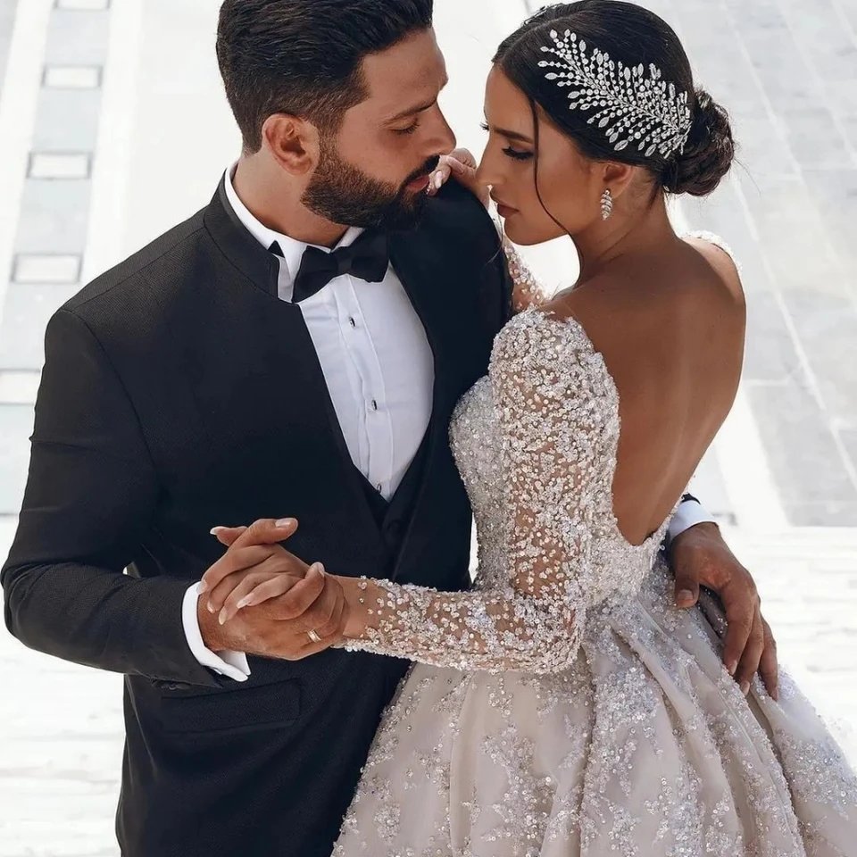 lancevenantius's tweet image. Just found this amazing item on AliExpress. Check it out! 
$419.00  50%OFF | Modest O-neck Long Sleeve Bride Dress Sparkly Sequins Wedding Gown 2024 Dubai Luxury Ball Gown Long Bride Robe Vestido De Novia free shopping
s.click.aliexpress.com/e/_oFPU7NM