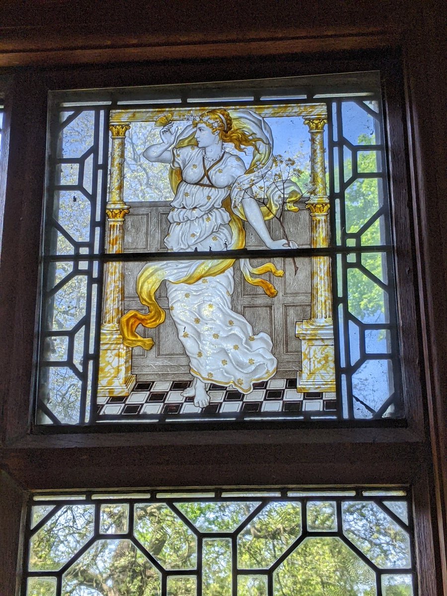 A representation of Spring, in Wightwick Manor 
#StainedGlassSunday