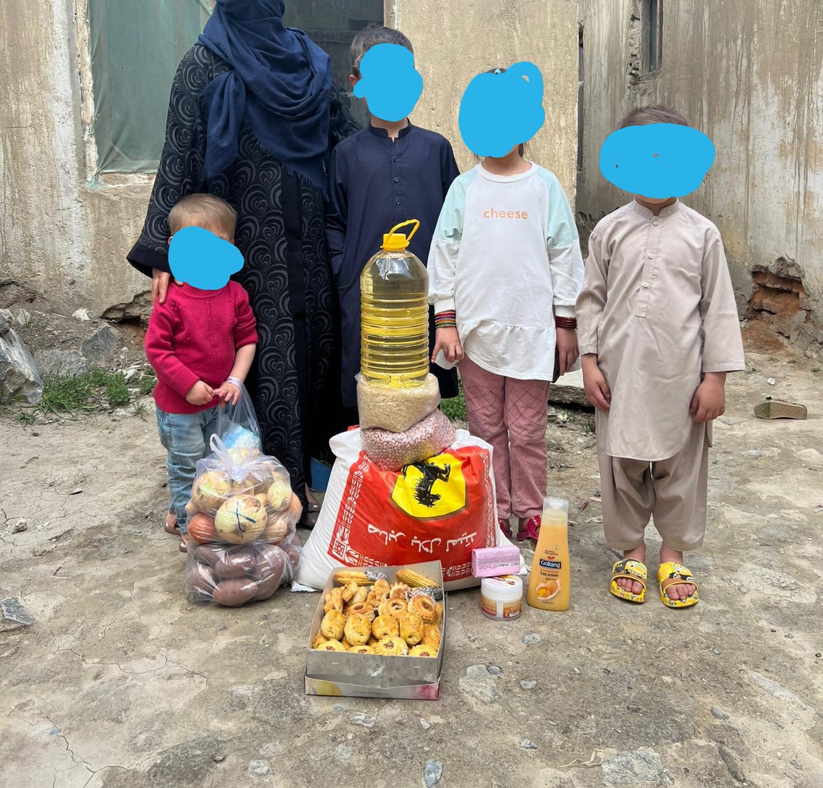 Once again our first supporter Srinivas @s_shanumkha jumped on the opportunity to help a mom and her children on this Mother's day with a food package, gifts for her and cookies for her children. Thanks so much for your kindness. To help PayPal: Rafi.Sadiq@Hotmail.com 60 dollars
