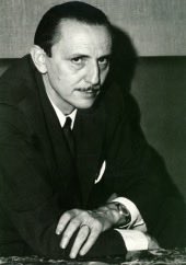 #FraseDelDía 

«Hay que tener razón pero no a destiempo».

Antonio Buero Vallejo (Guadalajara, 29 de septiembre de 1916-Madrid, 29 de abril de 2000) fue un dramaturgo español, ganador del Premio Lope de Vega en 1949 y del Premio Cervantes en 1986.