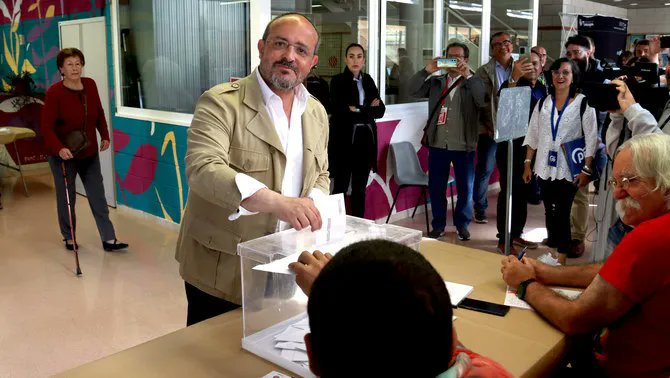 El candidat del PPC, Alejandro Fernández, ha votat a Tarragona, des d'on ha desitjat una 'altíssima participació' ccma.cat/324/en-directe… ccma.cat/324/en-directe… #12M3Cat #12M