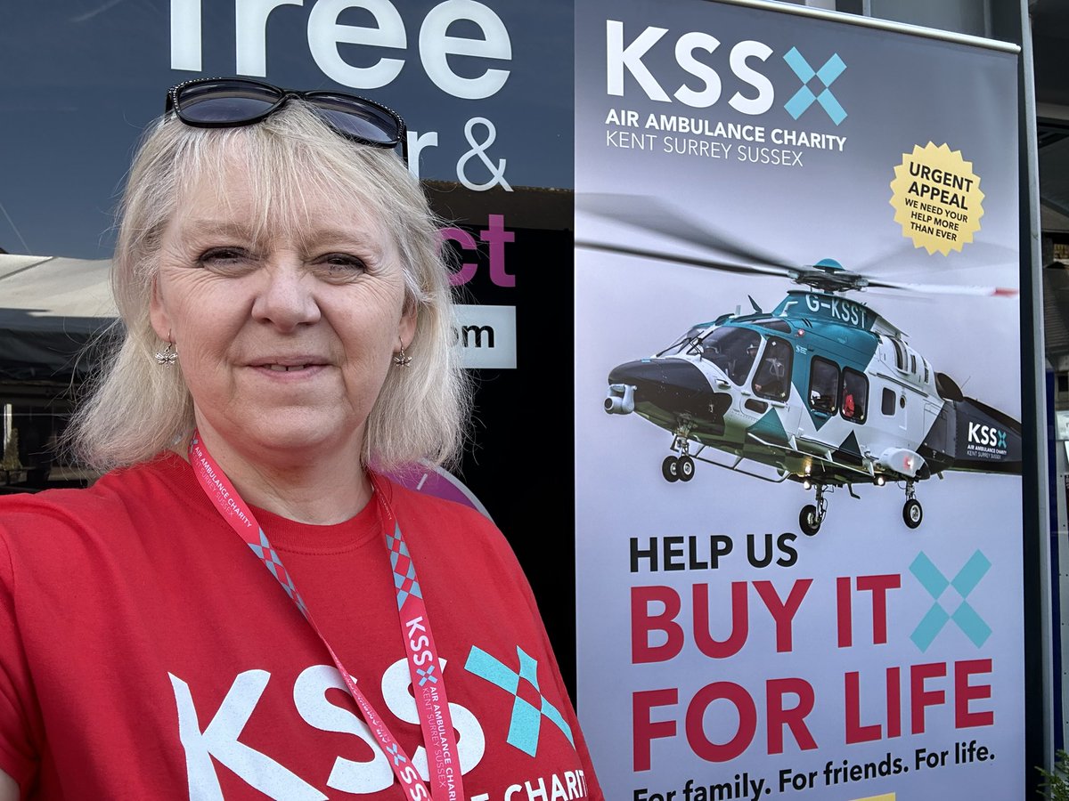 Out in the fresh air raising awareness & hopefully finds for @airambulancekss at @OrchardsShops in Haywards Heath 😍