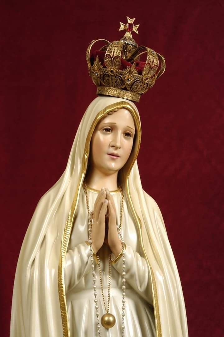 María, Madre nuestra, ruega por la Paz del Mundo.