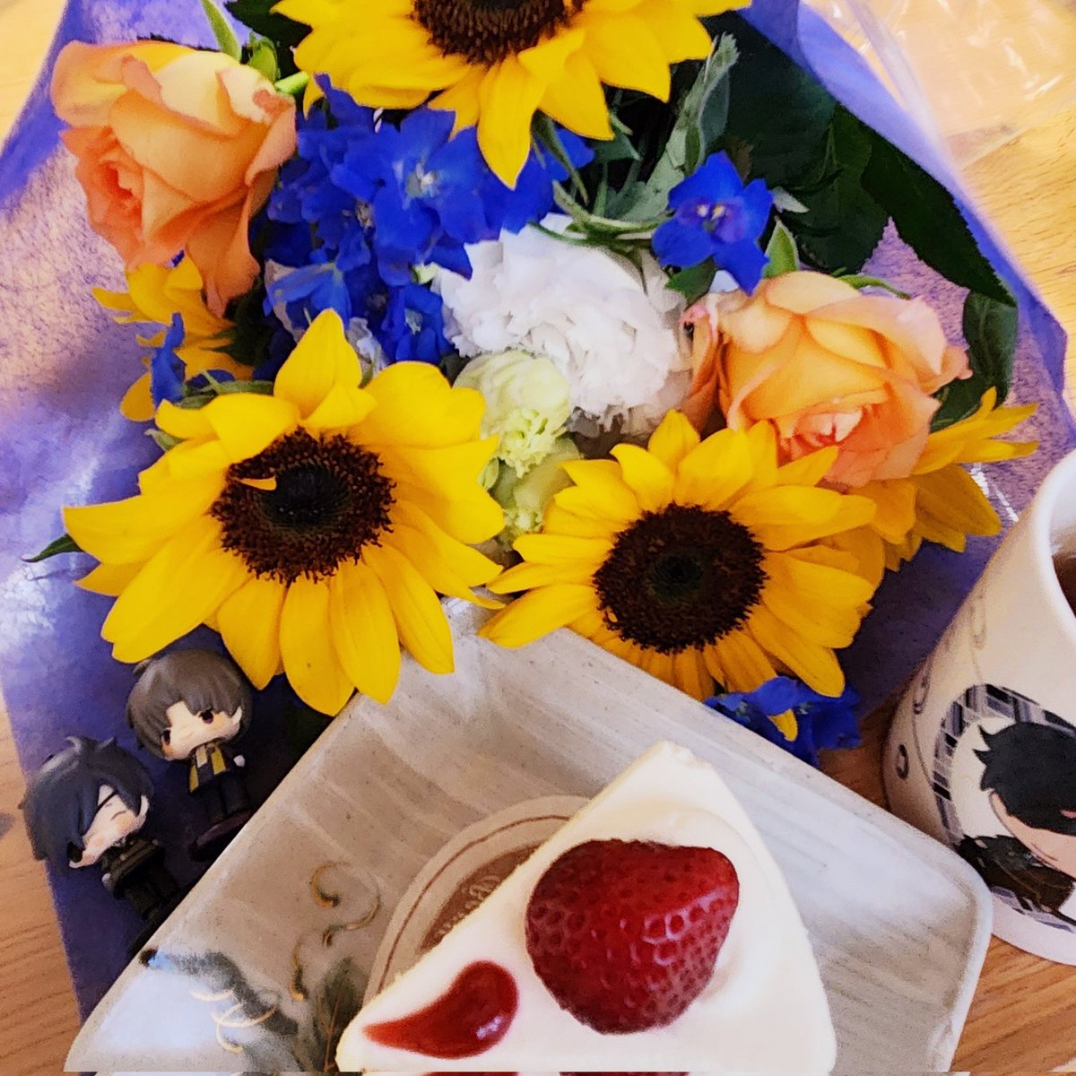 「母の日なのでヒプヨコハマ風のイメージ花束をもらいました。カーネーションはあえて外」|りおさのイラスト