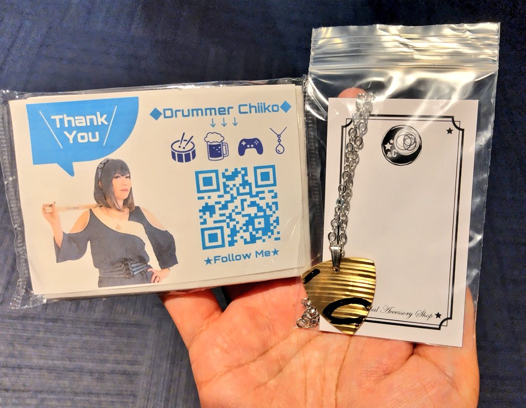 takebetter1's tweet photo. &amp;C store ってたしか
D_driveのChiikoさんの…

って本人がその場でセッセと
追加を作りながら商品補充してた😆
話してみると楽しいお姉さん♪

割れシンバルのアクセ
前から気にもなってたし
せっかくなんでお買い上げ～
#サウンドメッセ 
#andCstore https://t.co/jSZvR3bC48