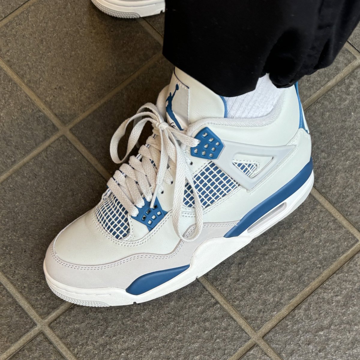 tengusneaker's tweet photo. 👟5月12日の今日スニ👟
「エアジョーダン4 "インダストリアルブルー"」
#airjordan4 #industrialblue https://t.co/WzxrUS6oxF