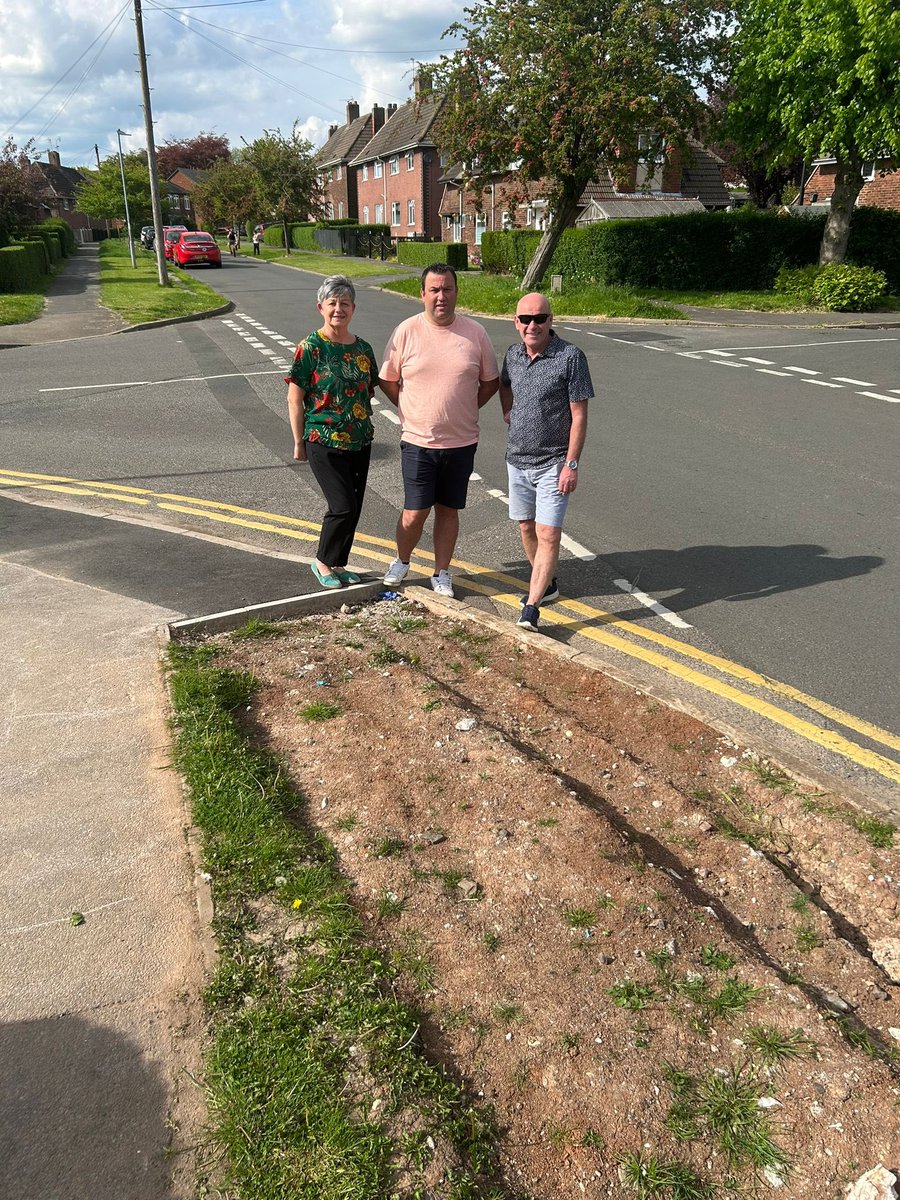 Last week I arranged & attended a site meeting with LCC Street Works team along with Cllr. Mandy Snee & Cllr. Jim Snee to discuss the appalling state utility companies have left areas of our town following works undertaken.

Another job done ✔️ 

#workingforyou #gettingthingsdone