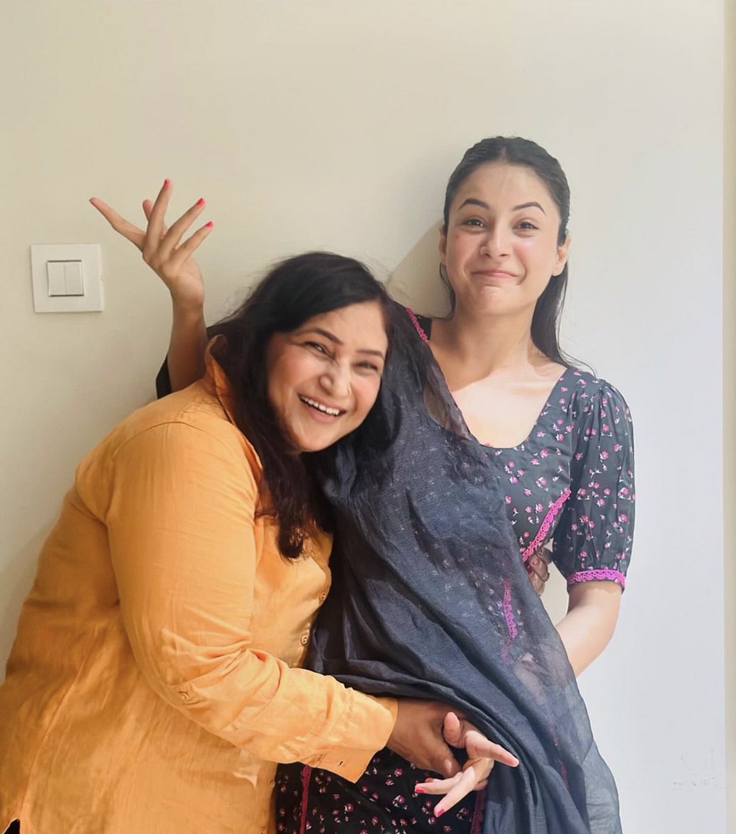 #ShehnaazGill shares wholesome pictures with her mother on the occasion of #MothersDay ❤️✨

#ShehnaazKaurGill #ShehnaazGallery #Shehnaazians #SHEHNAAZGILL @Shehnaaz_Love10 @ShehnaazShineFC @ShehnaazGillTM @ShehnaazPure @shehnaazfcCA