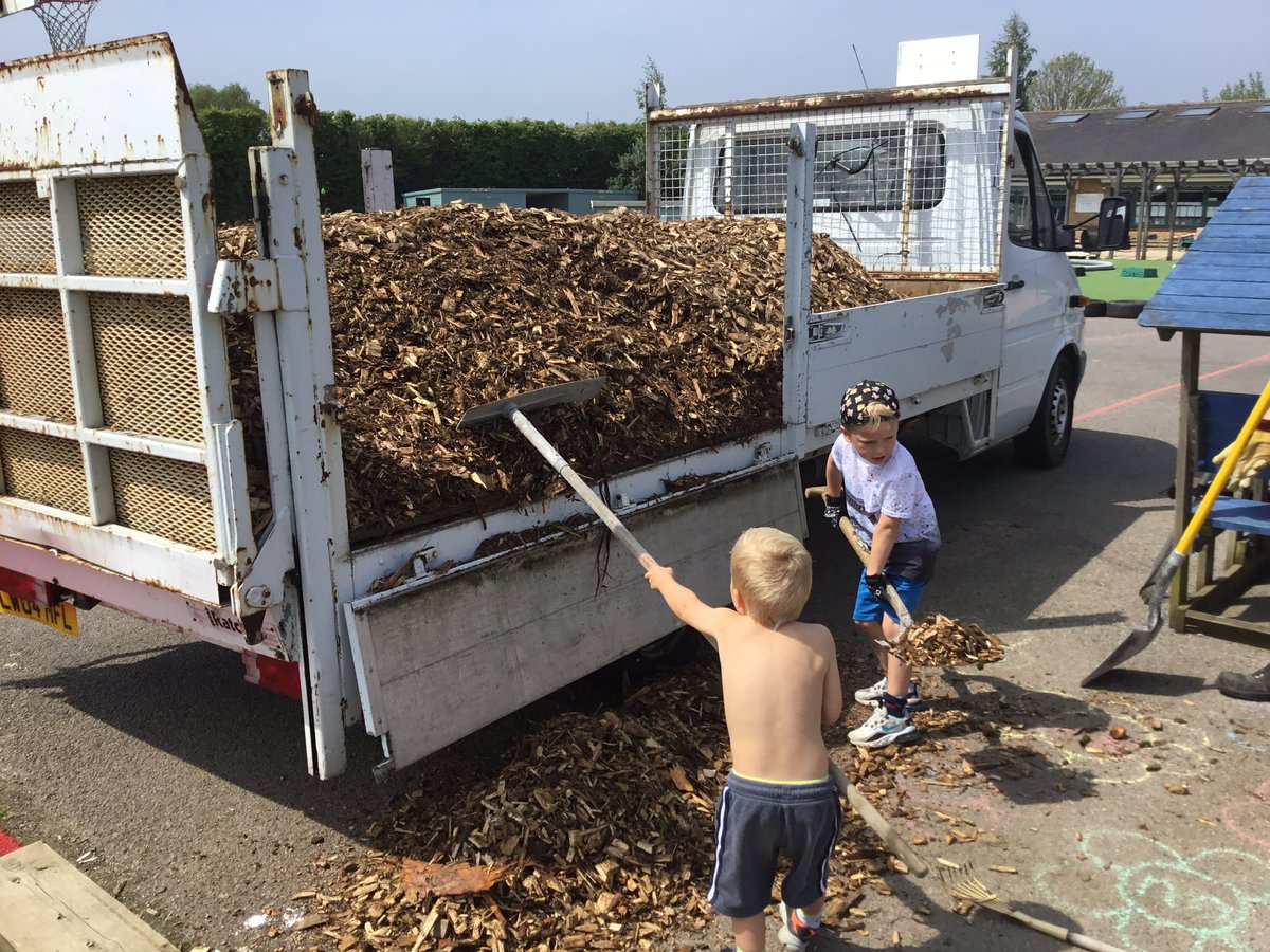 Huge thanks to BWSC Biomass Plant who have donated us some woodchip again! This will be used around our giant tractor tyres @OPALOutdoorplay Thank you to Camber and his family for delivering and shovelling this huge amount of woodchip! We are very grateful. 🥰🥰🥰