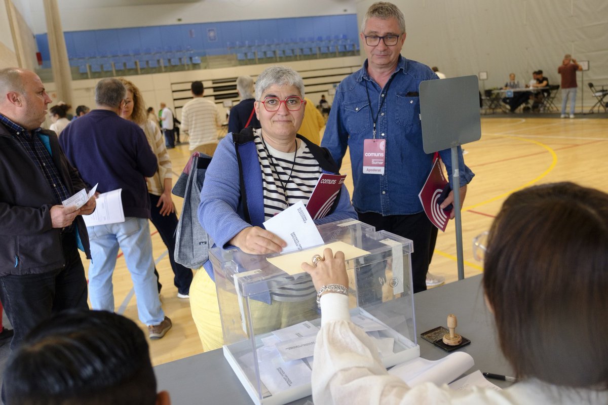 Avui tot suma. Papereta a papereta avancem cap a #LaCatalunyaQueVe 
Jo ja he votat #SomComuns.   T'esperem al teu col.legi ❗️❗️😜
#ApoderatsComuns