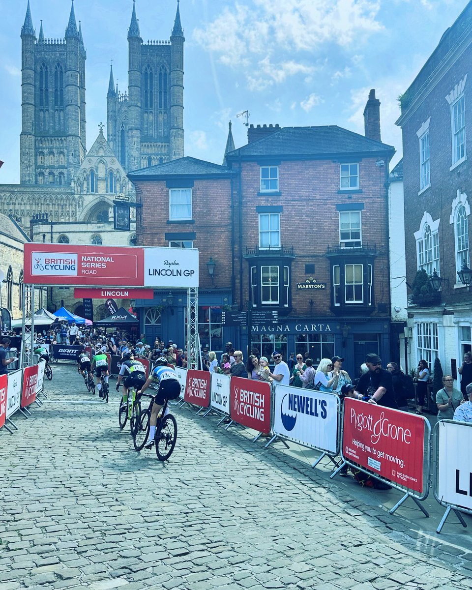 This has to be the best finish line in @BritishCycling racing calendar @LincolnGrandPri @PygottandCrone are proud to be co sponsors with @rapha