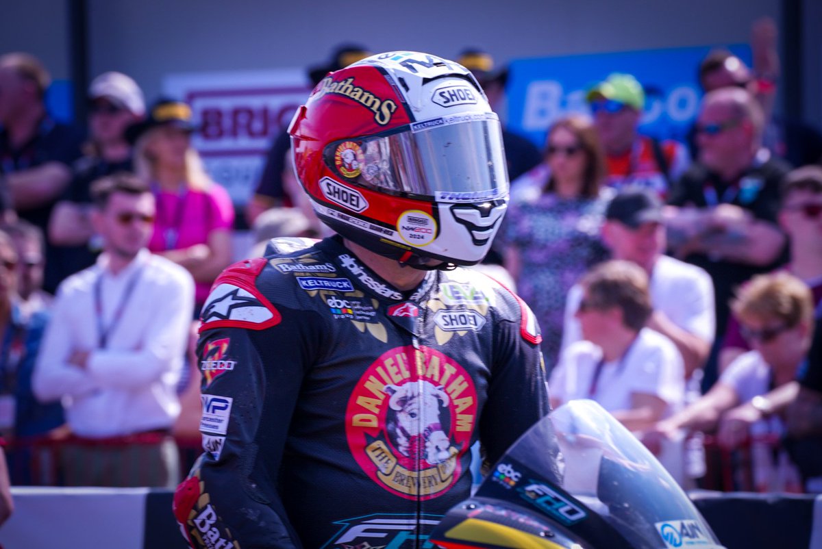 Photo_ryan5's tweet image. Michael Rutter on the grid in race concentration 💪🏆 @michaelrutter_