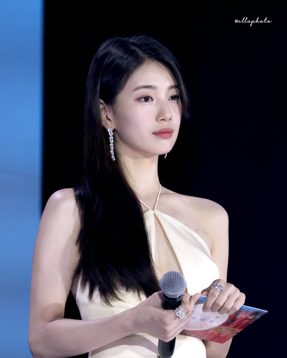 suzy at baeksang 2024 🐰