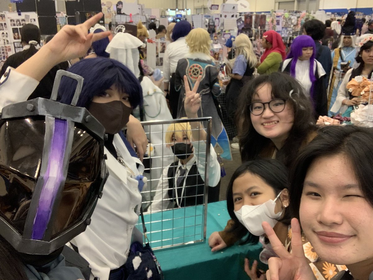 Thank you all who visited our booth these past 2 days!!! It was a pleasure being at this con <3 See you guys next time!! And a big thank you to everyone who took pictures with me <333 #cf18 #comifuro18