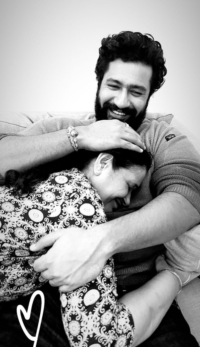 #VickyKaushal’s picture with his mother is just too cute ❤️