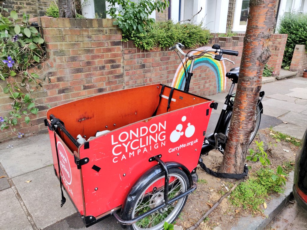 📢 Our LCC cargo bike has been stolen over night from Haggerston. 😡 Please keep an eye out for it as it is very distinctive - bright red with 'London Cycling Campaign' written all over it. Spread the word and make it too hot to handle. Theft has been reported to the Police.