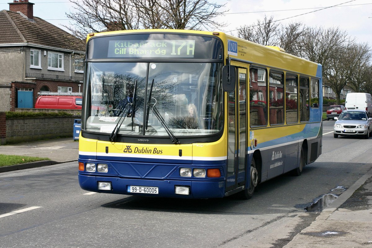 April 2006 and WV5 is seen on a 17A when it was operated from Harristown Depot on Glasnevin Avenue. ©D.Hall. #dublinbus #wv5