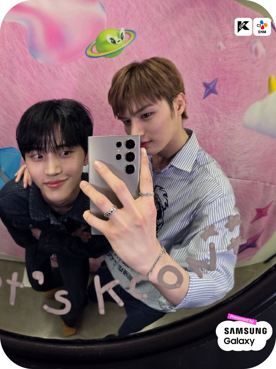 [#KCONJAPAN2024] 📸 #LUN8 MIRROR SELFIE 📍 MAY 12 (SUN) Too cute to handle 🤦‍♀️❤️ かわいすぎ🤦‍♀️❤️ 🎈2024.05.10.-05.12 ✨Let's #KCON!