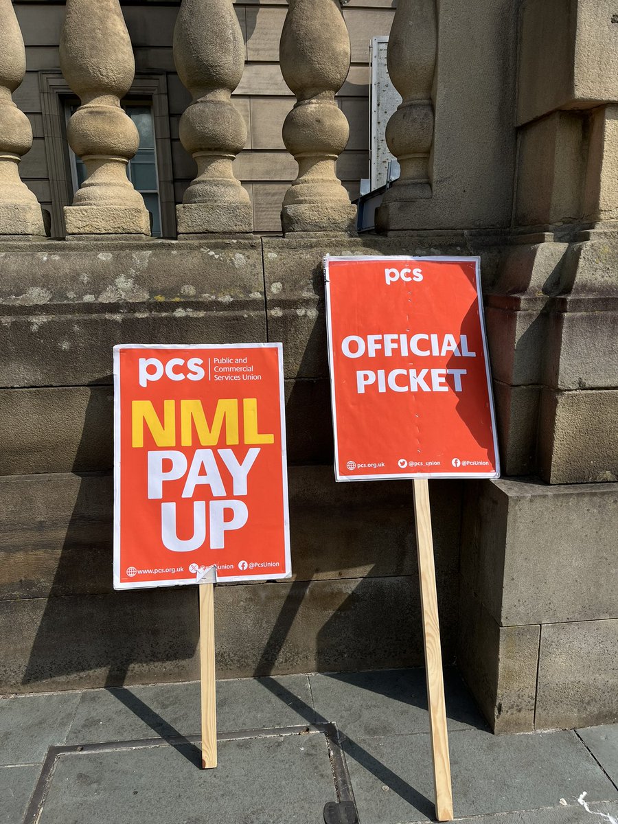 PCS Liverpool Museums (@pcsliverpoolmus) on Twitter photo Good morning from outside sunny <a href="/World_Museum/">World Museum 🌎</a> !
Only 3 of <a href="/NML_Muse/">National Museums Liverpool</a>’s 7 museums are open today due to their refusal to pay their staff the £1500 cost of living payment they fought for and won last year.
#NMLPayUp #PCSonStrike Good morning from outside sunny <a href="/World_Museum/">World Museum 🌎</a> !
Only 3 of <a href="/NML_Muse/">National Museums Liverpool</a>’s 7 museums are open today due to their refusal to pay their staff the £1500 cost of living payment they fought for and won last year.
#NMLPayUp #PCSonStrike