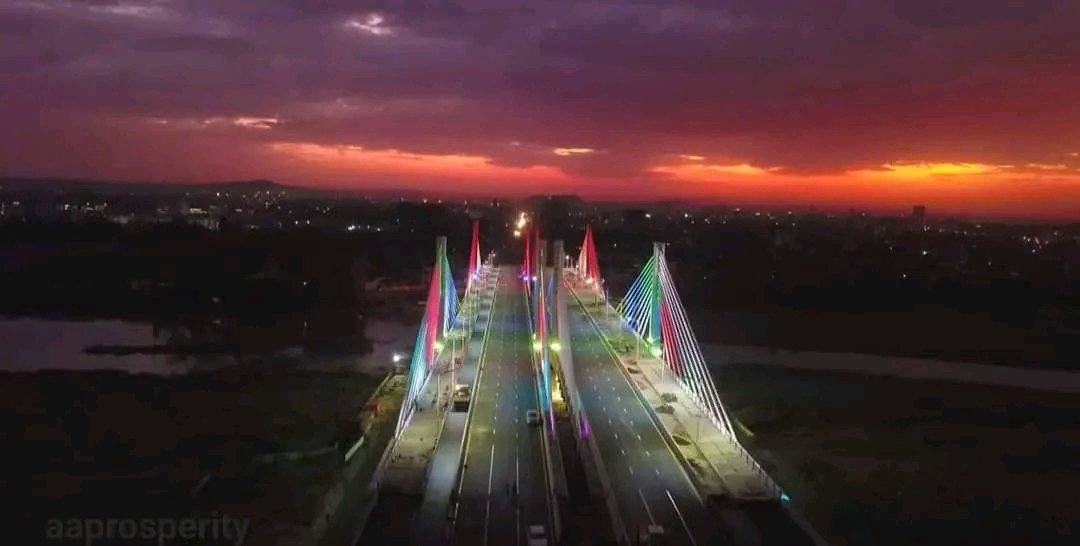 Prime Minister Abiy Ahmed and First Lady Zinash Tayachew, along with regional presidents, unveiled the Abay River Bridge, a remarkable infrastructure project overseen by the federal government which was commenced 4.5 years ago. 
#PMOEthiopia