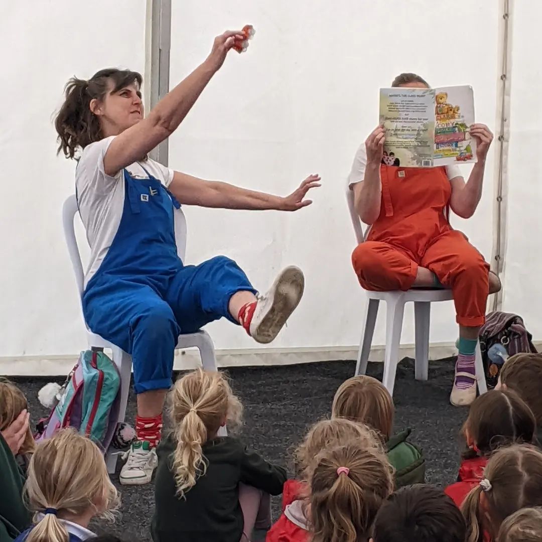 It's a long time away but we're so excited to be kicking off @wantagelitfest on 31 Oct with a treat, not a trick! We'll be performing our show CLARE & CORY SHARE A (GLORIOUS) STORY and signing copies of our picture book & we can't wait! Tickets on sale now wantageliteraryfestival.co.uk/thursday-31-oc…