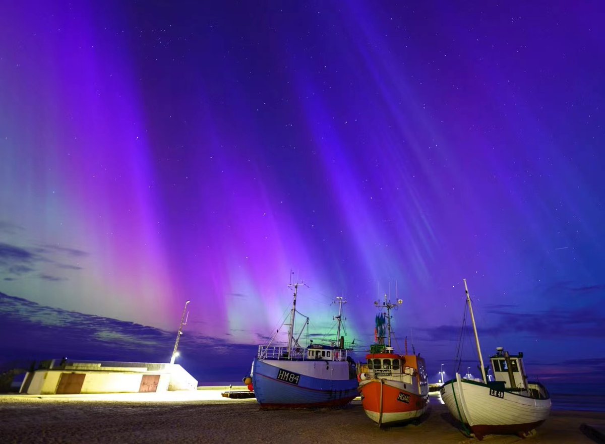 Share the beautiful scenery with you! #aurora