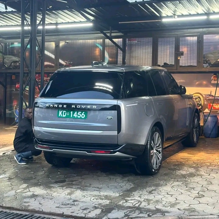 Millicent Omanga gifts herself a brand New Range Rover Vogue📷📷📷📷
'Yote ni kwa nguvu zako Ebenezer,' she posted
#atksocial #atktrends #atkliveyourdreams #atkcelebrityculture
#MillicentOmanga
#CelebrityBirthday #celebritynews #cargoals