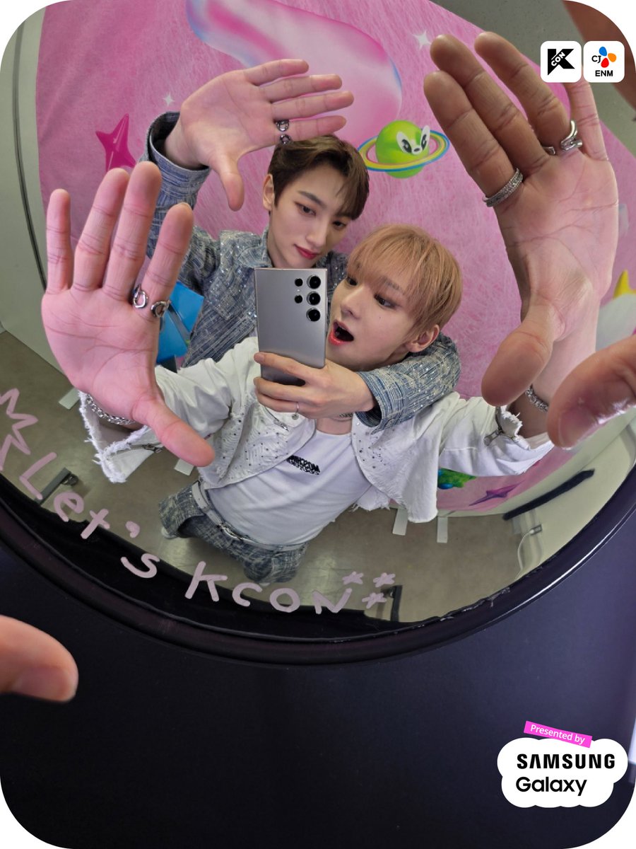 kconjapan's tweet photo. [#KCONJAPAN2024]

📸 #VANNER MIRROR SELFIE 
📍 MAY 12 (SUN)

Too cute to handle 🤦‍♀️❤️
かわいすぎ🤦‍♀️❤️

🎈2024.05.10.-05.12
✨Let's #KCON! https://t.co/n70v4Au7mR