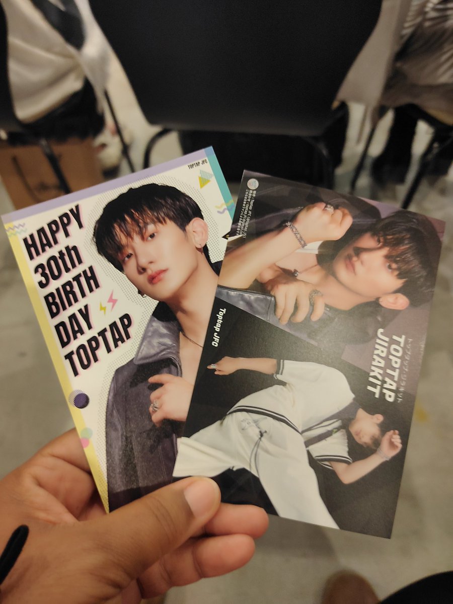BLJapanTaiwan's tweet image. #Toptap Time!

#Fanmeeting is at *undisclosed location in *unmarked building in Shibuya. 

Postcard prezzies from the fan club. My bday prezzie is an Akabeko, a legendary cow from my prefecture, Fukushima.
 
I love tiny venues. Bouta hang out in his armpit.
#ToptapBirthdayParty