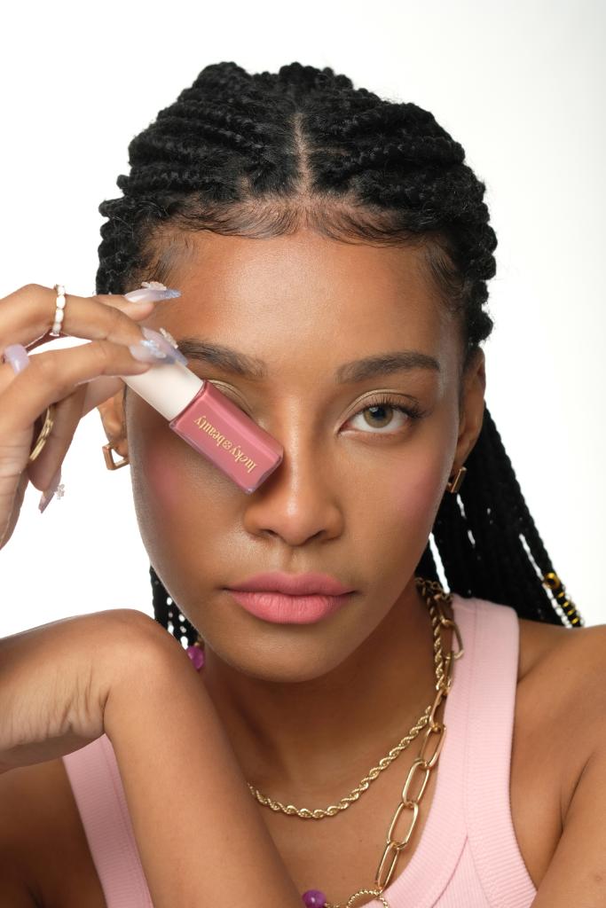 LuckyBeautyInc's tweet photo. Pink is a lifestyle. 🎀 Wear our multifunctional Lip Cloud Charm either on your cheeks or lips or both! 💞🌸
🛍 Shop Lip Cloud in Malibu
#LuckyBeauty #LuckyBeautyCharms #AuraBlush #StarBalm https://t.co/q9LBgWjnFr